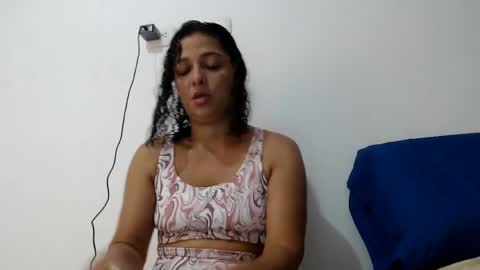 mia diamon online show from May 30, 2026, 5:43 pm