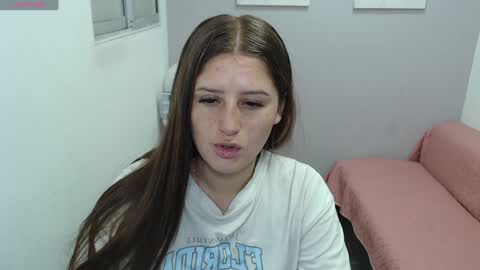 Mia online show from December 30, 2024, 1:14 pm