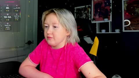 Snapshot of mia_ferd chatting on June 9, 2026, 2:56 am Mia online show from June 9, 2026, 2:56 am