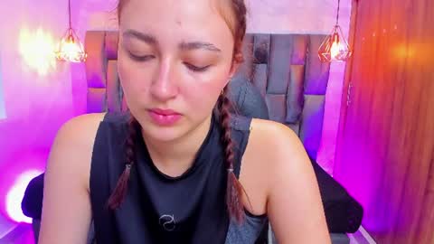 Snapshot of mia_ferrer18 chatting on June 30, 2026, 1:23 pm mia_ferrer18 online show from June 30, 2026, 1:23 pm