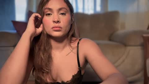 mia_ferrer777 online show from May 27, 2026, 10:18 pm