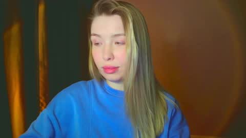 Snapshot of mia_fleur_ chatting on December 10, 2024, 9:11 pm Mia online show from December 10, 2024, 9:11 pm