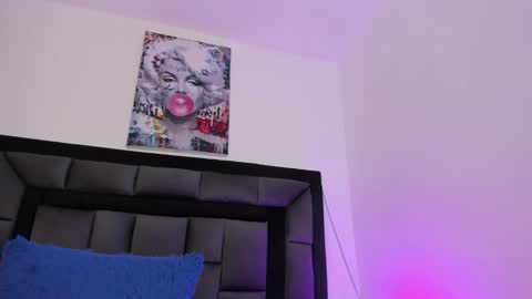 mia fox online show from February 19, 2026, 1:07 pm