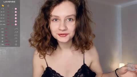 Mia  online show from February 28, 2025, 9:58 am