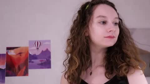 Snapshot of mia_frizz chatting on May 27, 2026, 9:50 am Mia online show from May 27, 2026, 9:50 am