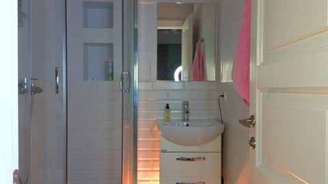 Snapshot of mia_g_ chatting on January 11, 2025, 9:15 am Mia online show from January 11, 2025, 9:15 am