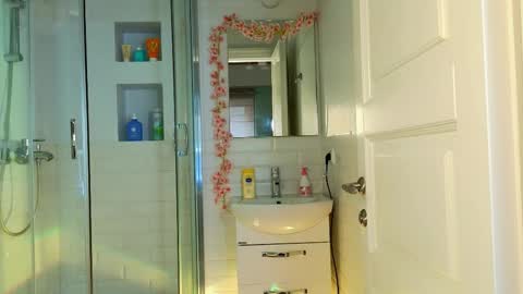 Snapshot of mia_g_ chatting on February 25, 2025, 8:47 am Mia online show from February 25, 2025, 8:47 am