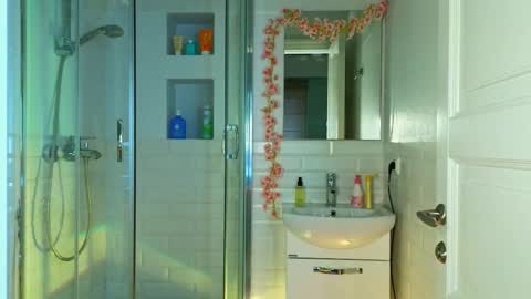 Snapshot of mia_g_ chatting on February 28, 2025, 8:42 am Mia online show from February 28, 2025, 8:42 am