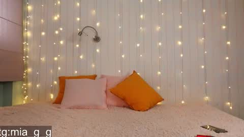 Snapshot of mia_g_ chatting on September 10, 2025, 6:02 am Mia online show from September 10, 2025, 6:02 am