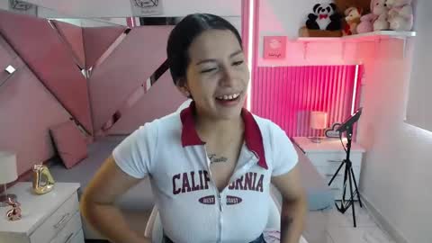 mia_garcia28 online show from June 4, 2026, 1:39 pm