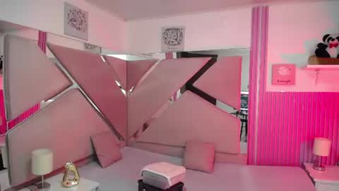 mia_garcia28 online show from June 17, 2026, 1:01 pm