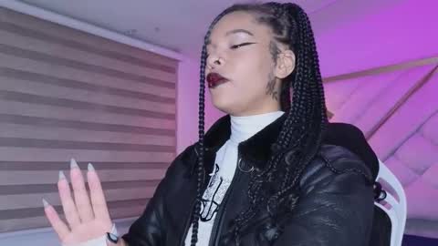 Mia online show from March 17, 2026, 3:00 am