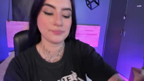 Val  online show from December 19, 2024, 8:13 pm