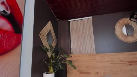 Val  online show from September 27, 2025, 11:48 am