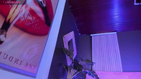 Val  online show from October 5, 2025, 2:26 pm