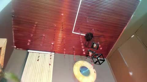 Val  online show from December 17, 2025, 11:38 am