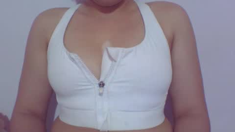 Snapshot of mia_k02 chatting on April 26, 2026, 2:20 am Mia online show from April 26, 2026, 2:20 am