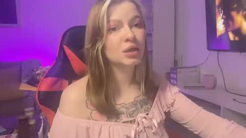 Mia online show from February 14, 2026, 5:43 pm