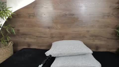 mia_lacy online show from November 22, 2025, 7:35 pm