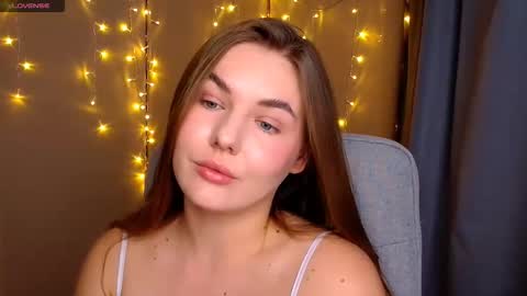 mia_lemm online show from September 23, 2025, 11:24 am