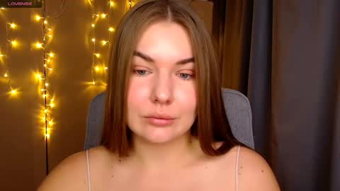mia_lemm online show from September 24, 2025, 7:55 am