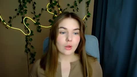 mia_lemm online show from April 1, 2026, 6:36 am
