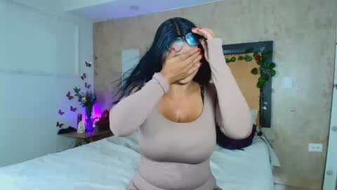 MIALOPEZ      .     Y      .      online show from July 28, 2026, 6:07 pm