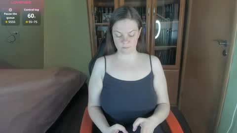 mia_lores online show from June 2, 2026, 12:07 pm