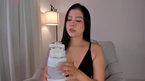 MIA LOVE   online show from March 24, 2026, 10:04 pm