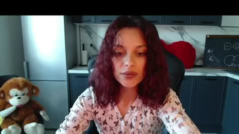 Snapshot of mia_luiza chatting on June 26, 2026, 9:46 am mia_luiza online show from June 26, 2026, 9:46 am