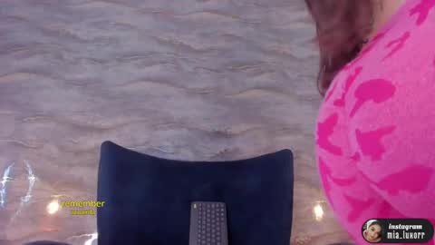 Snapshot of mia_luxor chatting on June 2, 2026, 11:45 am mia_luxor online show from June 2, 2026, 11:45 am