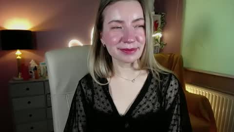 Mia online show from March 6, 2025, 11:47 am