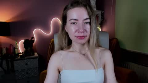 Mia online show from September 14, 2025, 6:45 am