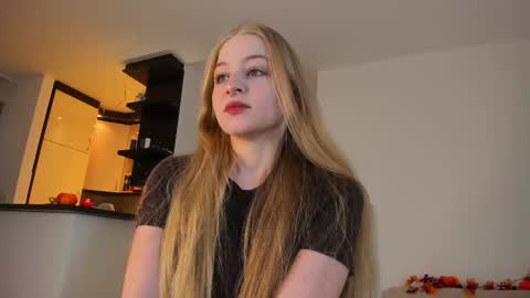 Mia here Appreciate your support online show from September 23, 2025, 10:40 am