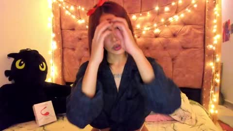 Snapshot of mia_miel69 chatting on May 18, 2026, 10:43 am mia_miel69 online show from May 18, 2026, 10:43 am