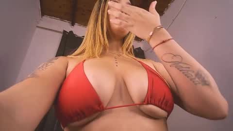 mia independent model online show from May 5, 2026, 1:52 pm
