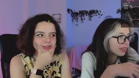 mia_mooon_ online show from July 17, 2026, 8:43 am