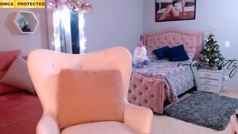 Mia online show from December 13, 2024, 12:09 am