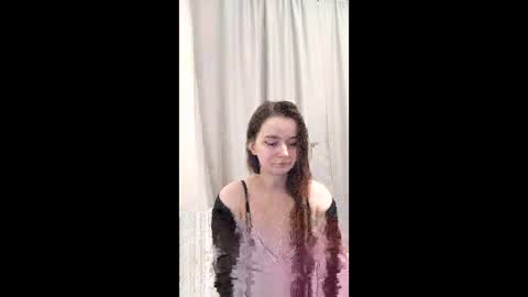 Snapshot of mia_muuur chatting on December 21, 2025, 9:33 pm Mia online show from December 21, 2025, 9:33 pm