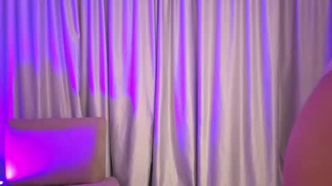 Mia online show from March 6, 2026, 12:01 pm