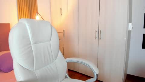 Mia Nevaeh - follow me online show from February 22, 2025, 12:05 am