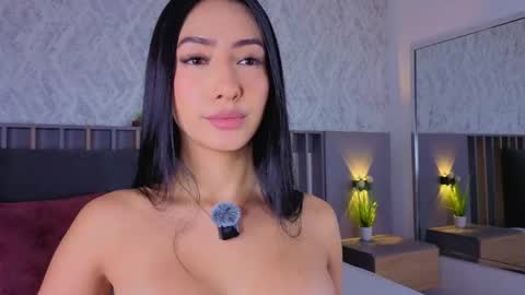 Snapshot of mia_oceann chatting on May 1, 2026, 2:43 pm MIa online show from May 1, 2026, 2:43 pm