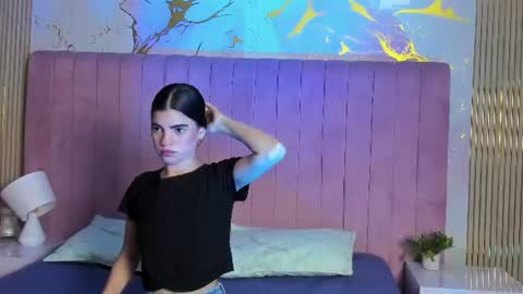 Snapshot of mia_owensl chatting on July 16, 2026, 12:11 pm mia online show from July 16, 2026, 12:11 pm