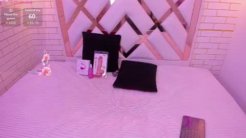 mia_petite18 online show from July 7, 2026, 5:32 am