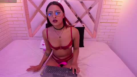 mia_petite18 online show from July 9, 2026, 1:31 am