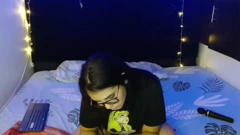 Mia  online show from February 28, 2025, 4:31 pm