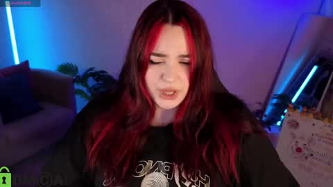 Mia online show from May 9, 2026, 1:11 am