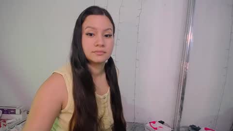 mia reys online show from January 5, 2025, 12:21 pm