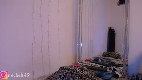 mia reys online show from February 2, 2025, 4:54 pm