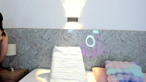 Mia online show from December 9, 2024, 11:58 am